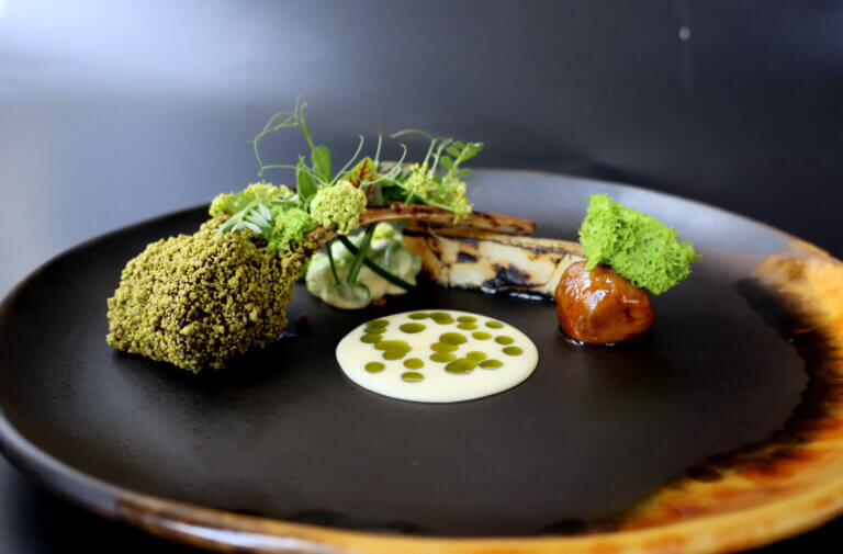 Do you need to reserve a table for dinner?